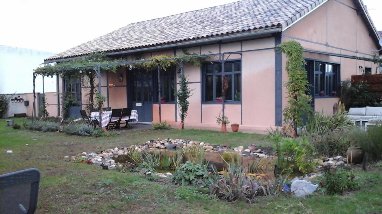 L Atelier Bed & Breakfast Casteljaloux Exterior photo