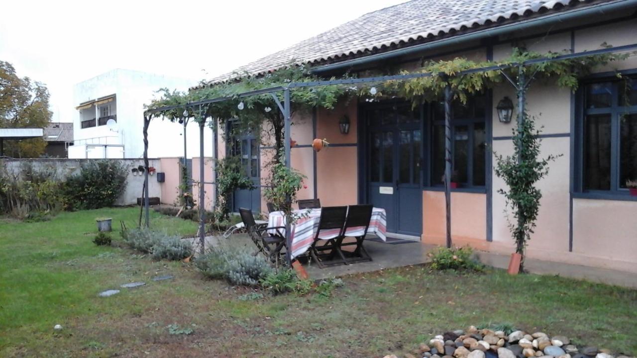 L Atelier Bed & Breakfast Casteljaloux Exterior photo
